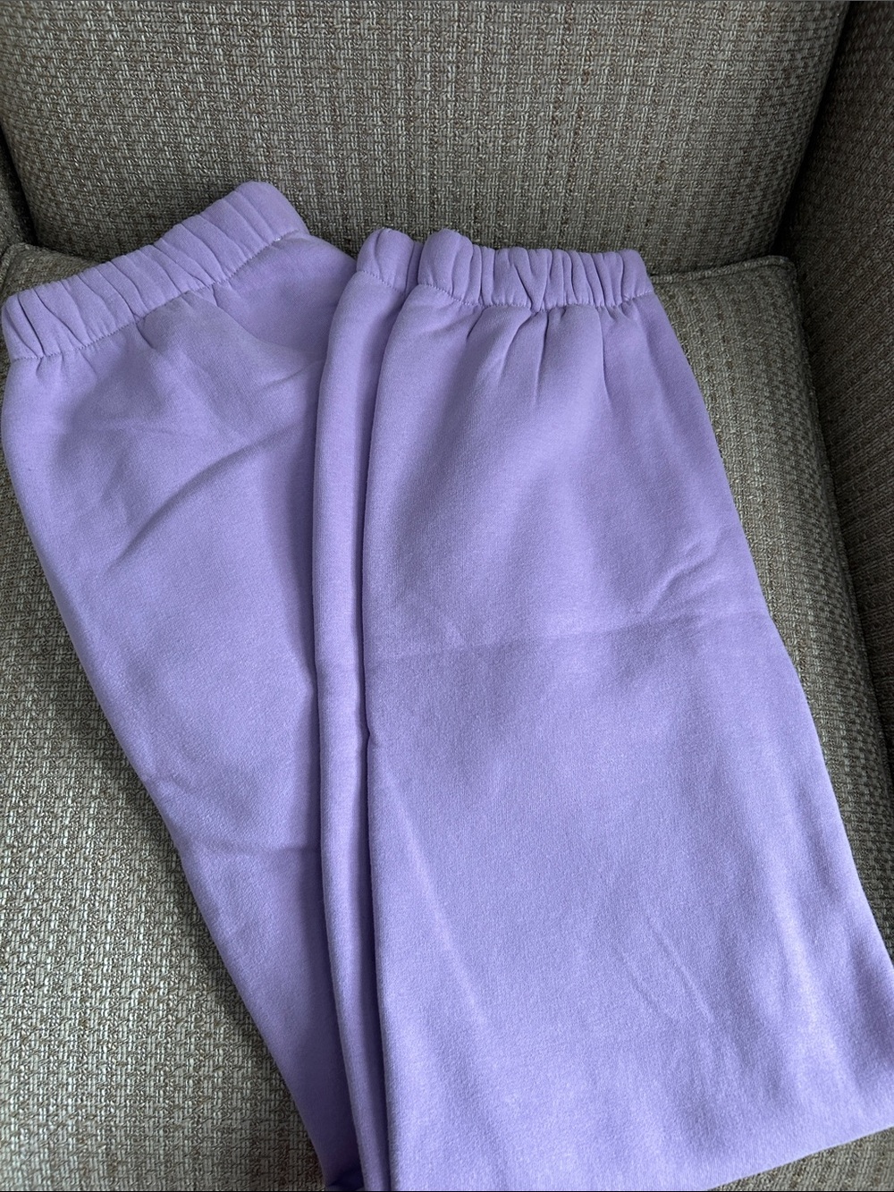 Tic Toc Lavender Sweatpants. Size M